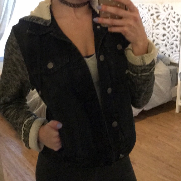 Hooded Jean Jacket - Picture 4 of 7